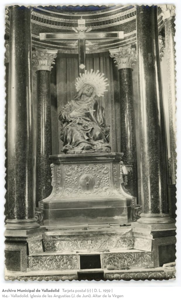 Tarjeta postal. D. L. 1959. 164. Valladolid. Iglesia de las Angustias (J. de Juni). Altar de la Virgen (r)