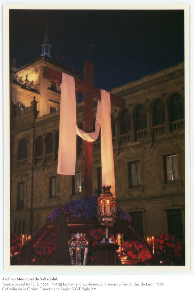 Tarjeta postal. D. L. 1995. N.º 25 La Santa Cruz desnuda. Francisco Fernández de León. 1993. Cofradía de la Orden Franciscana Seglar V.O.T. Siglo XV (r)