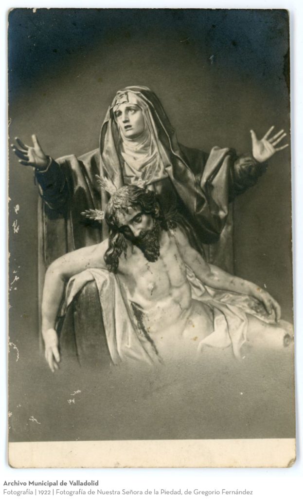 Fotografía. 1922. Fotografía de Nuestra Señora de la Piedad, de Gregorio Fernández