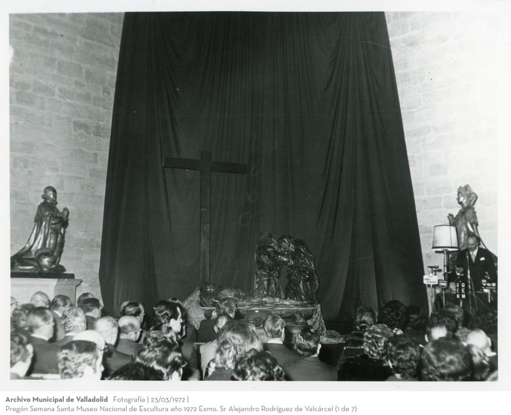 Fotografía. 23/03/1972. Pregón Semana Santa Museo Nacional de Escultura año 1972 Exmo. Sr Alejandro Rodríguez de Valcárcel