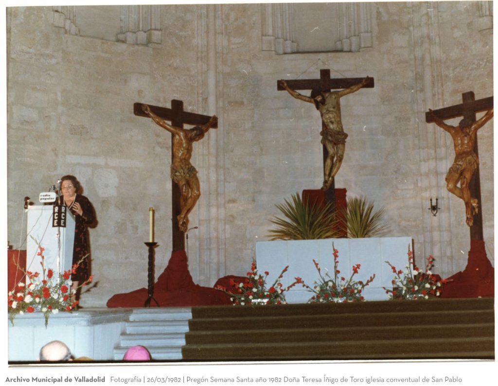 Fotografía. 26/03/1982. Pregón Semana Santa año 1982 Doña Teresa Íñigo de Toro iglesia conventual de San Pablo